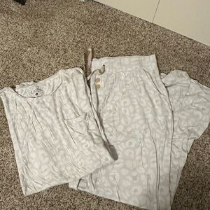 Lates by Kate Women's Leopard Pajama Set